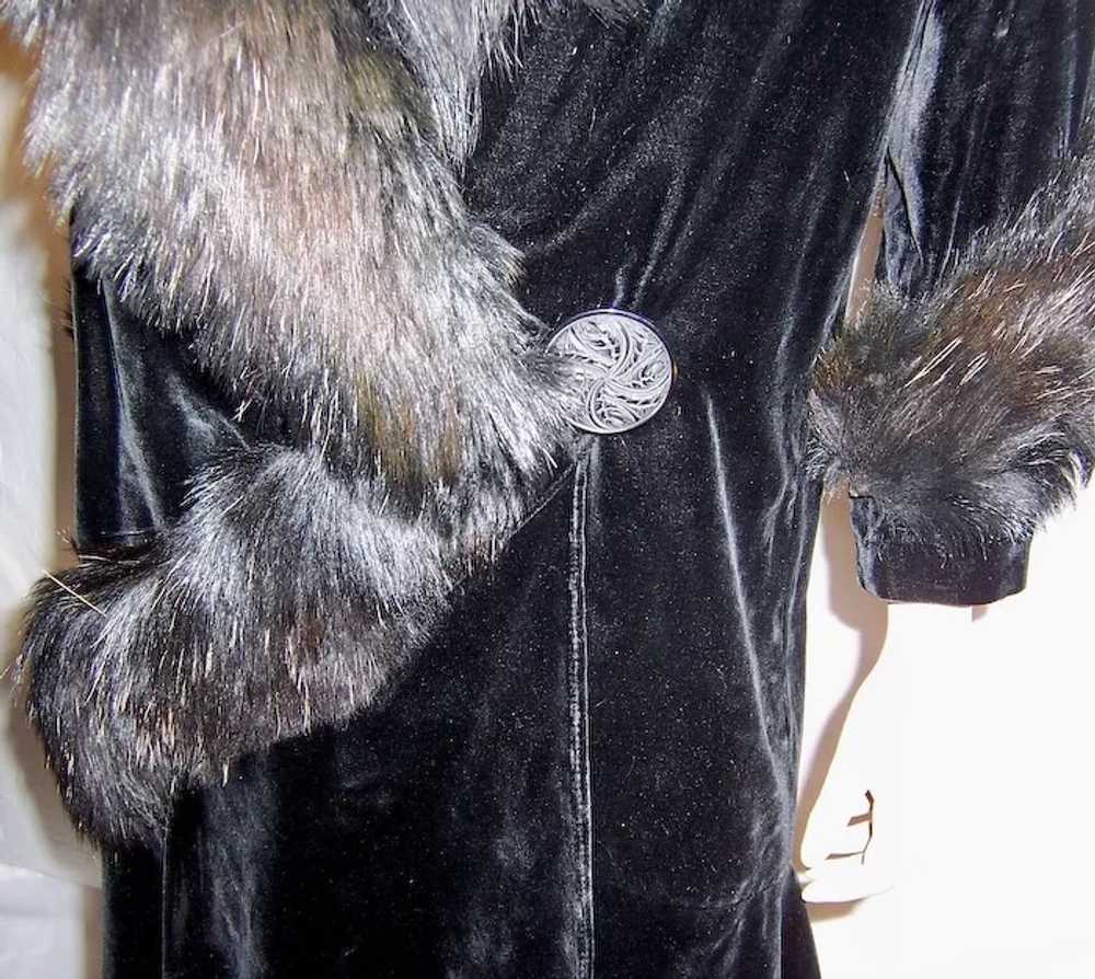 Fabulous 1920's Black Silk Velvet Coat with Fur C… - image 5