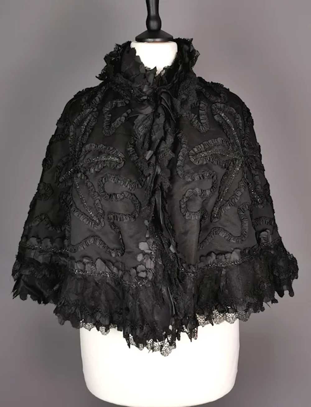 Antique Victorian mourning cape, French jet, Taff… - image 2