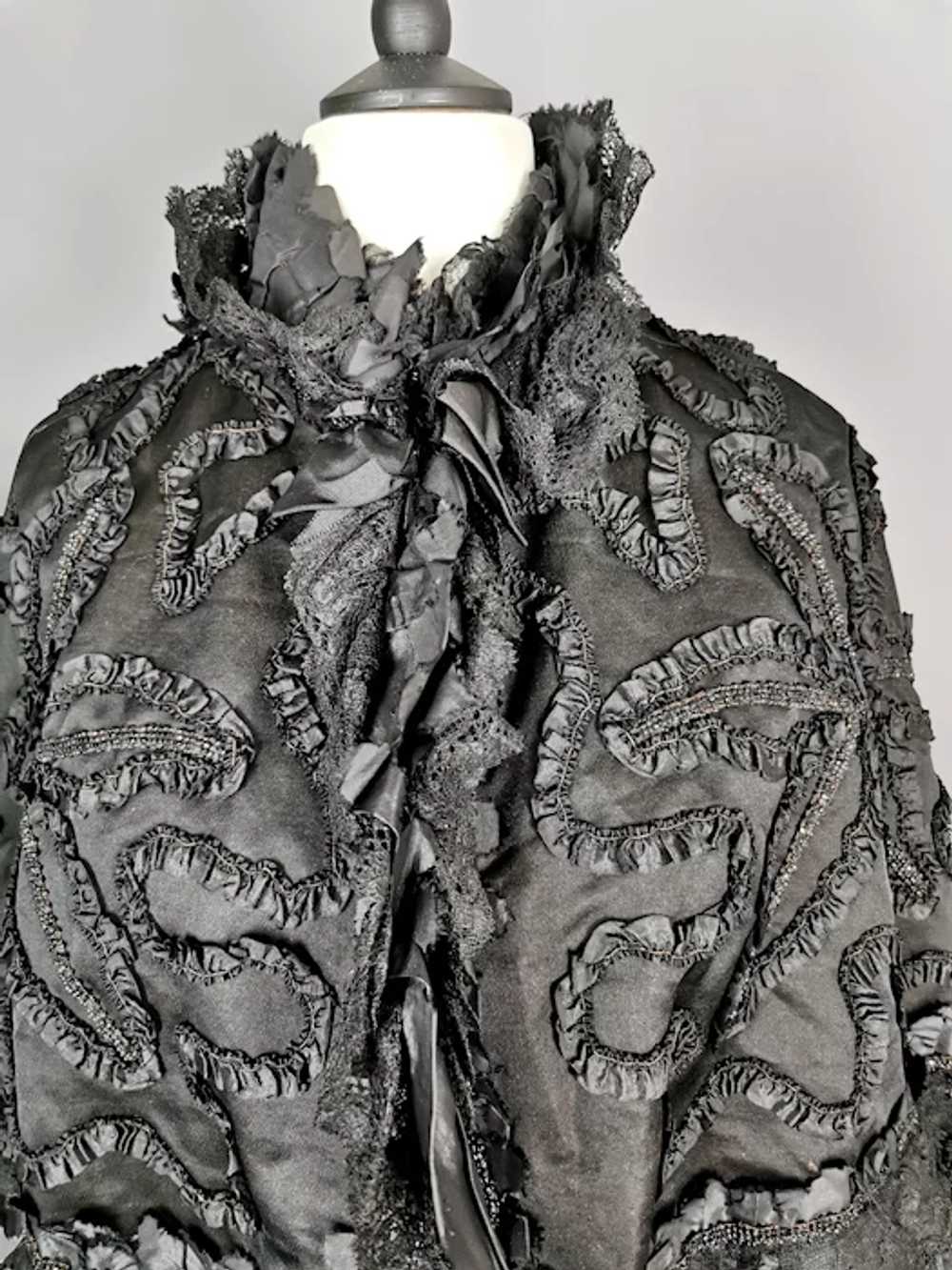 Antique Victorian mourning cape, French jet, Taff… - image 4