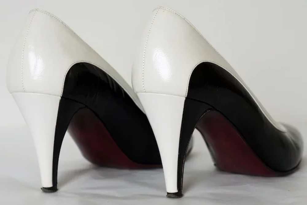 1980s Bruno Magli Black & White Pump Shoes - image 5