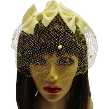 Vintage 1950's Yellow Whimsy or Church Hat - image 1