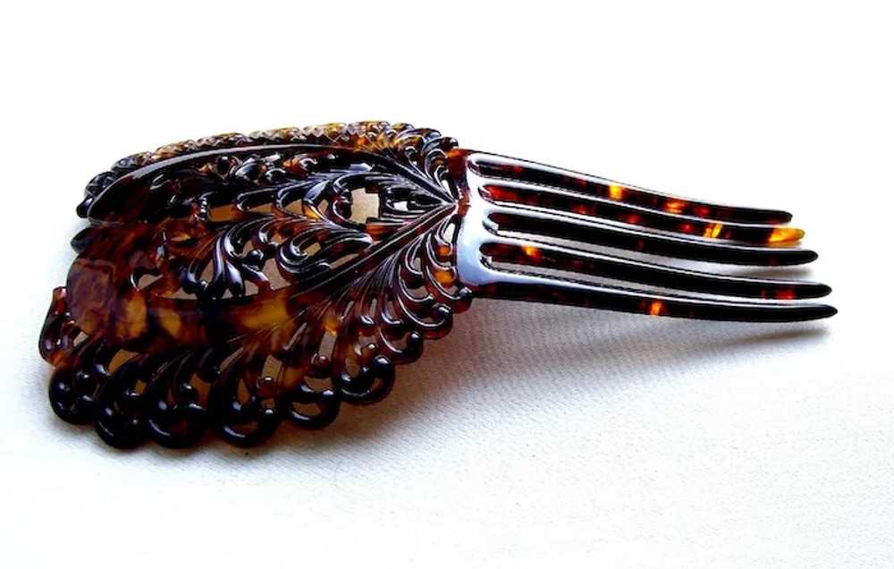 Late Victorian Spanish style hair comb with carve… - image 6