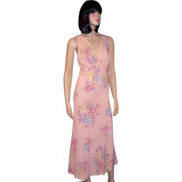 1930's Pink Negligee with Daffodil Floral Sprays - image 1