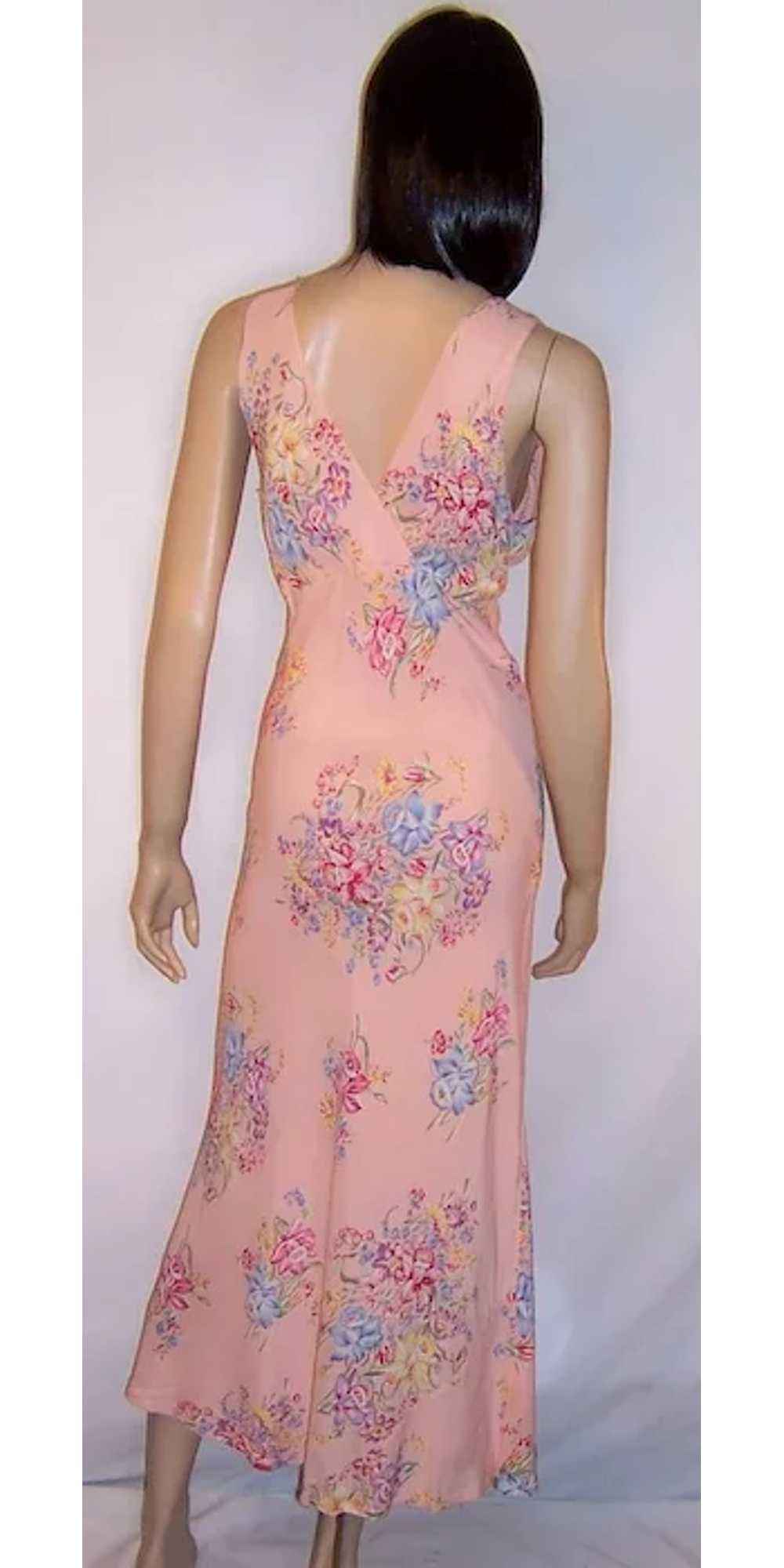 1930's Pink Negligee with Daffodil Floral Sprays - image 3