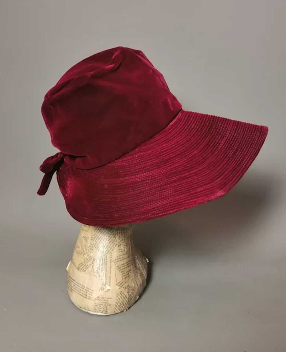Vintage 1940s floppy velvet hat, wine red - image 7