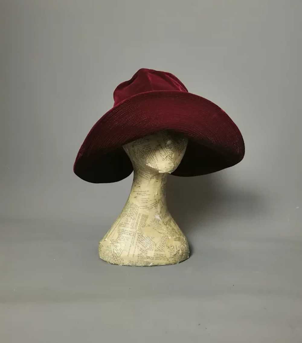 Vintage 1940s floppy velvet hat, wine red - image 9