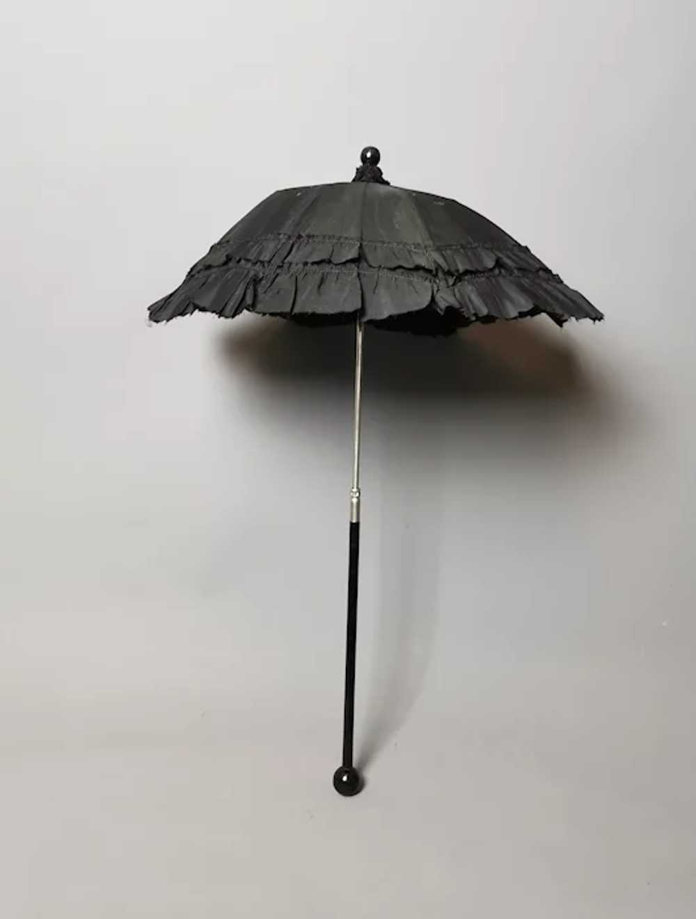 Antique Victorian black silk mourning parasol, ex… - image 3