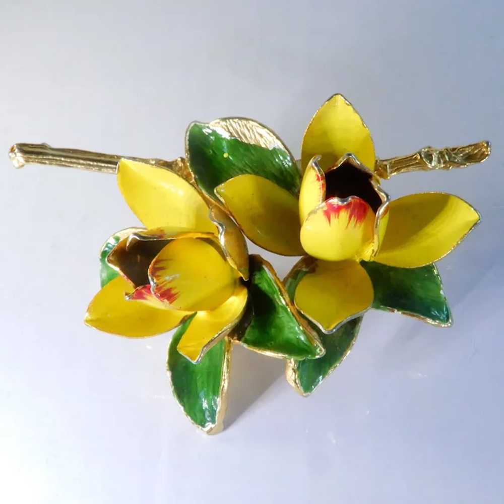 Vintage Enamel Yellow Water Lily Flower Pin - image 3