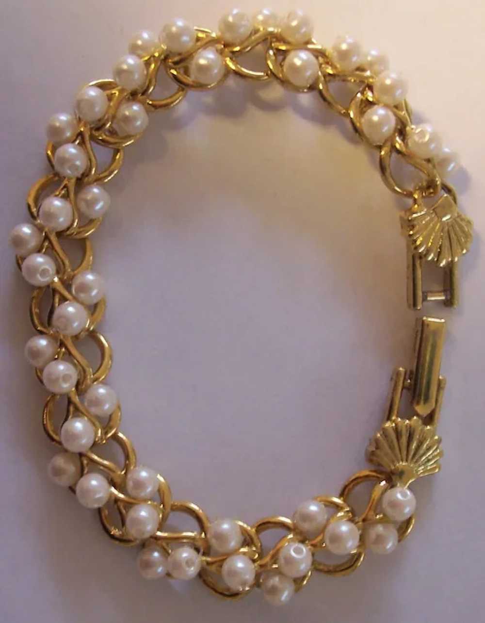 Richelieu Faux Pearl Gold tone Bracelet Fan Shell… - image 3