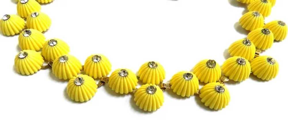 Fun Loving Coro Yellow Celluloid daisy Necklace a… - image 4