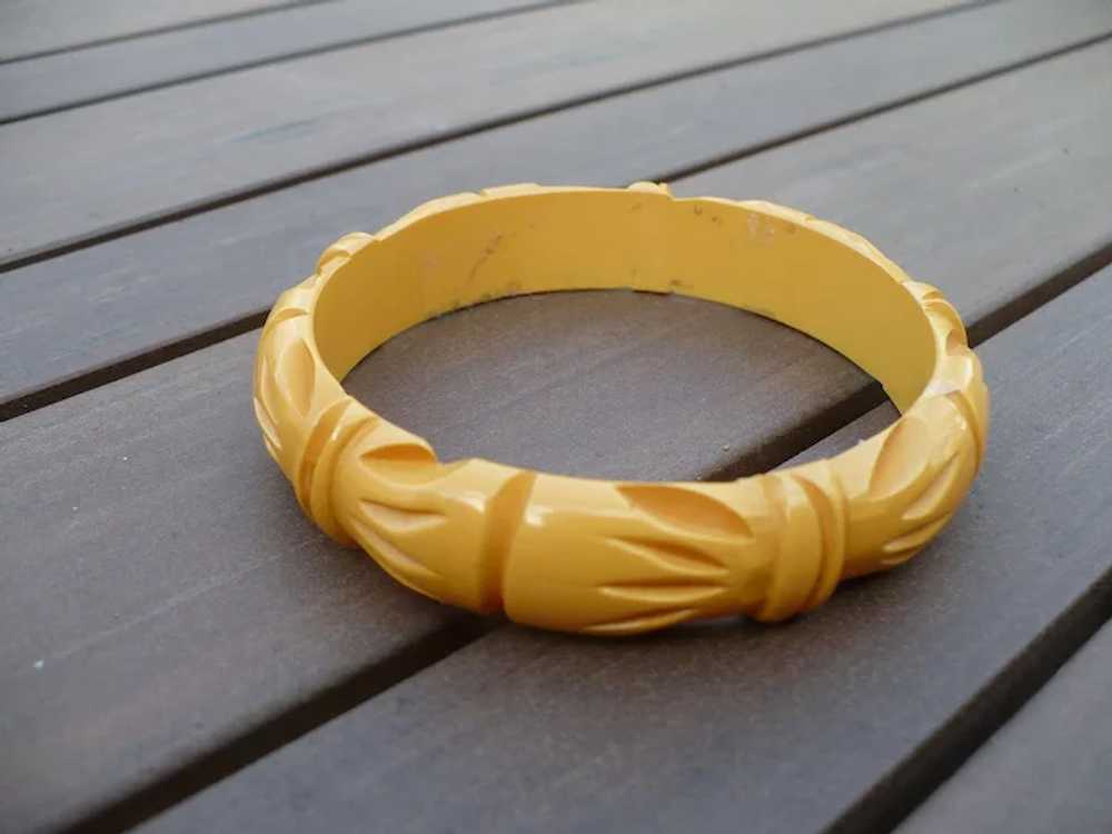 Bakelite Carved Bows Bracelet - image 2