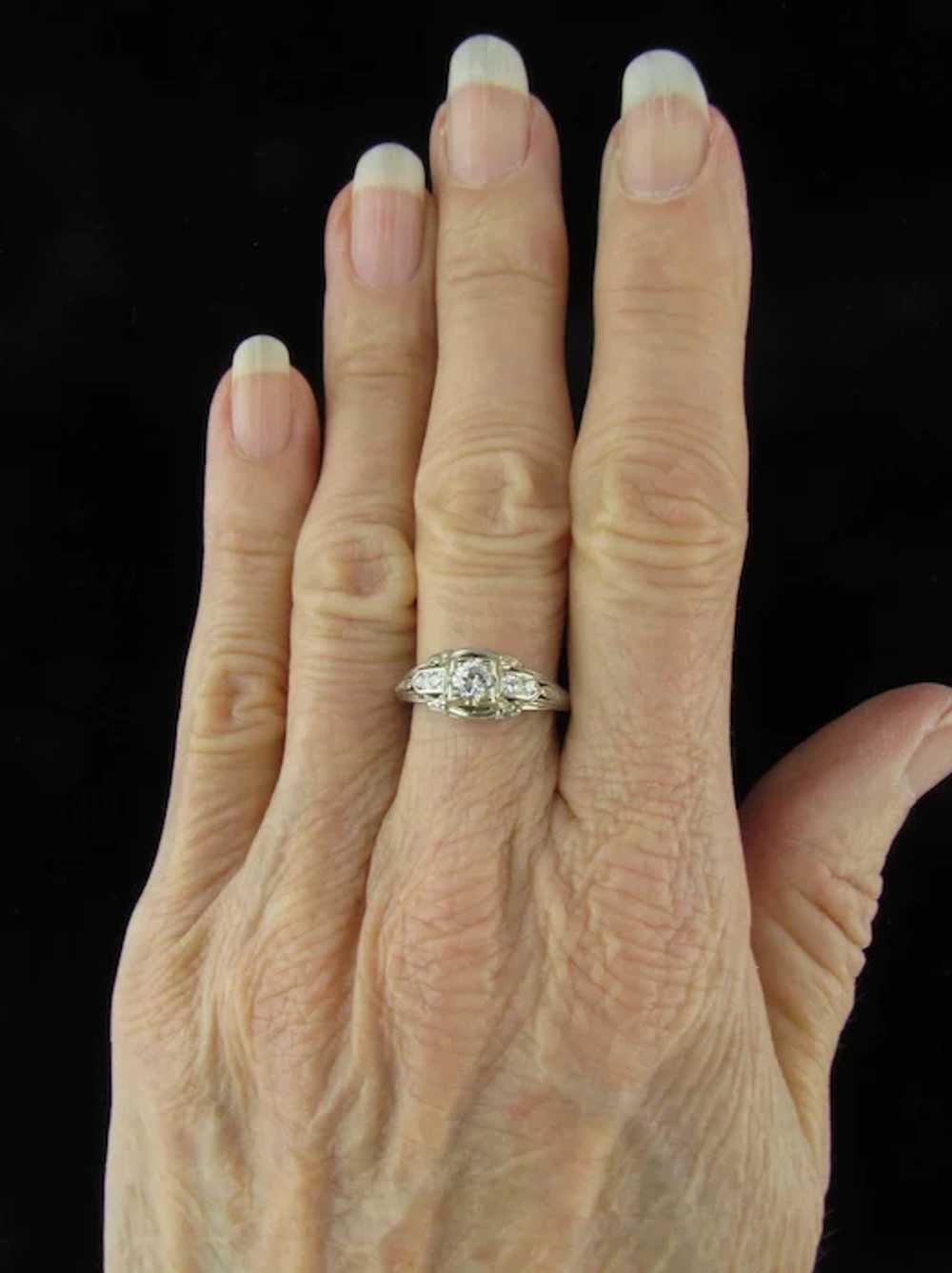 Art Deco Vintage .25 Diamond Ring in 18 Karat Whi… - image 3