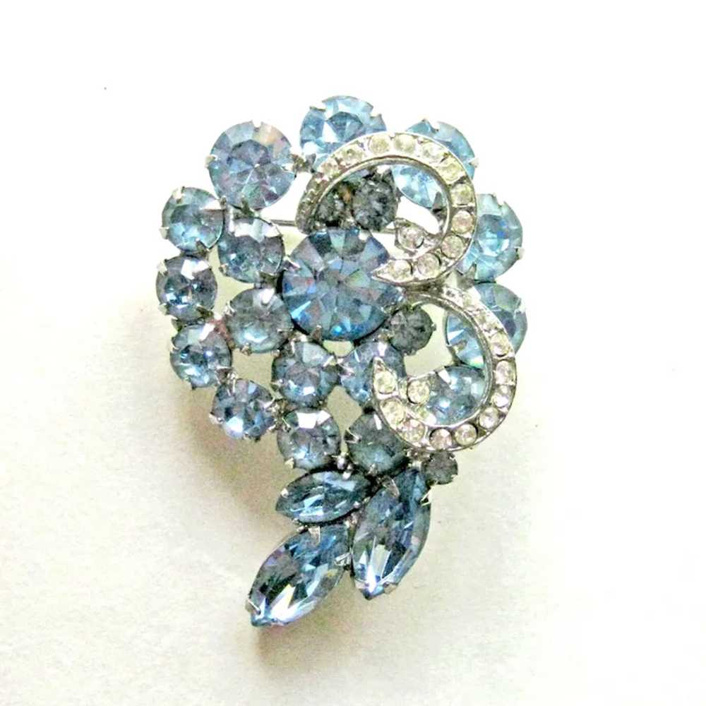 Blue Rhinestone Weiss Pin /  Vintage Costume Jewe… - image 4