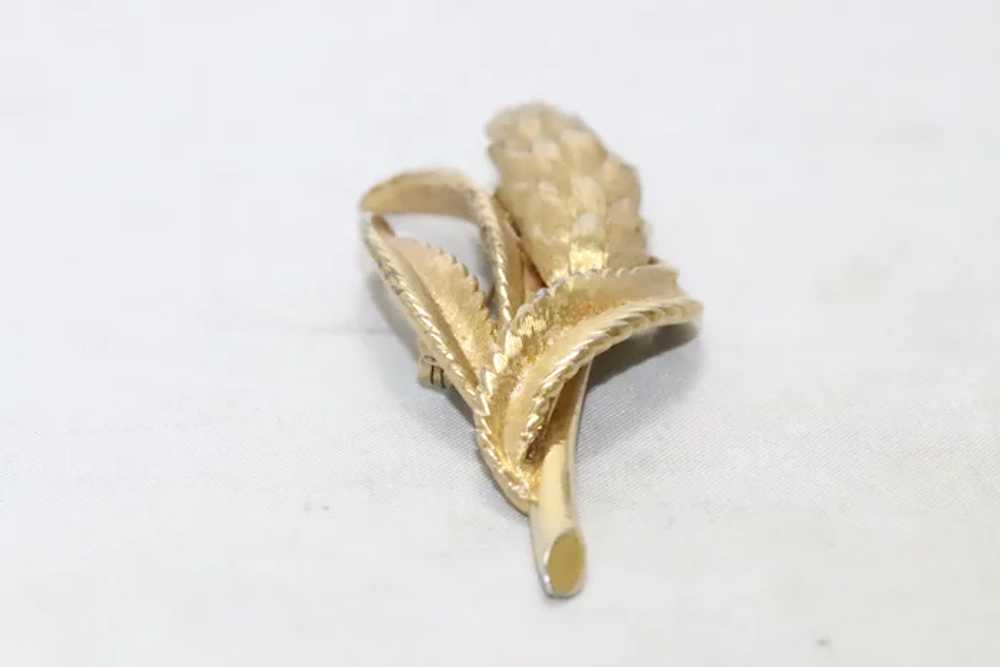 Vintage Monet Gold Tone Wheat Stalk Brooch - image 3