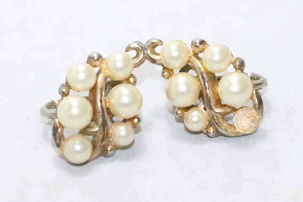 Vintage Costume Trifari Pearl Earrings - image 2