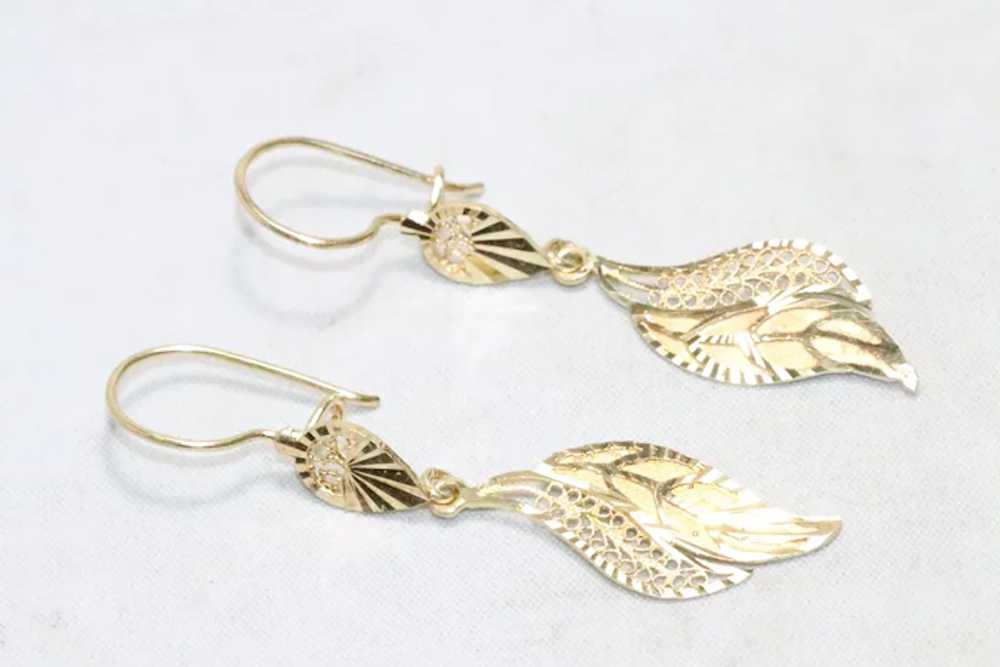 Vintage 14K Yellow Gold Diamond Cut Filigree Wing… - image 2