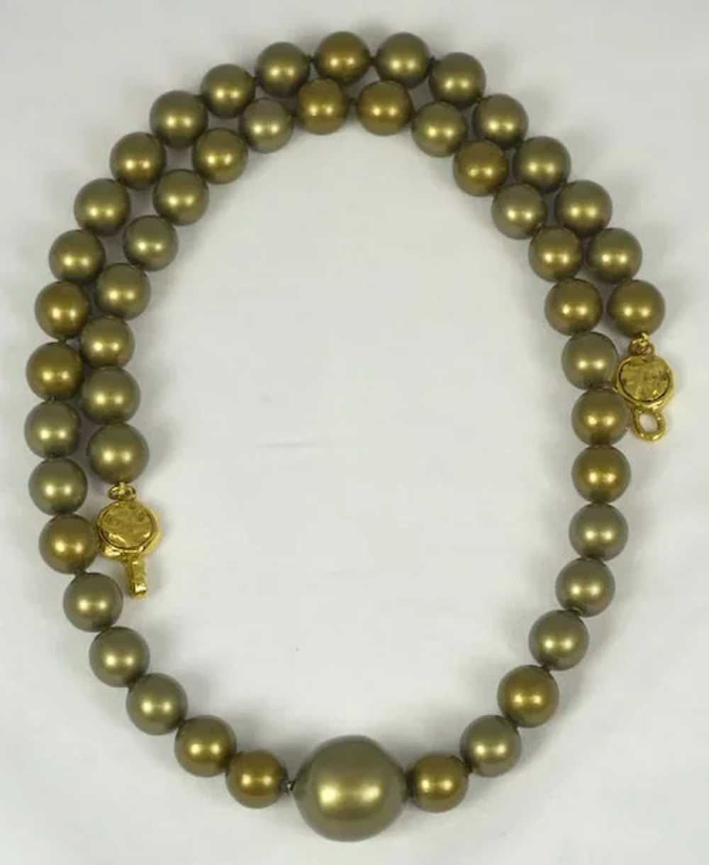 Vintage Chanel Dramatic Faux Pearl Necklace, ca. … - image 2