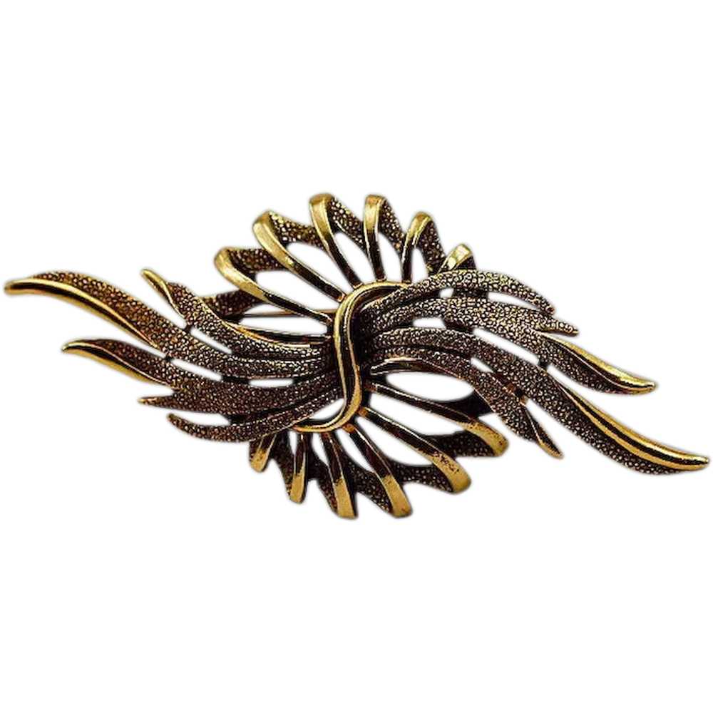 Dramatic Mid-Century ART Big Brass Brooch - image 1