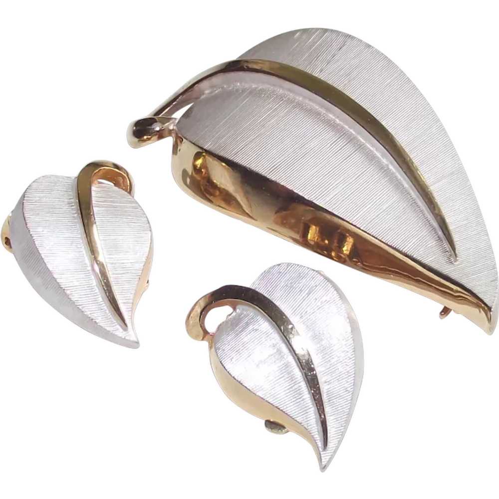 1960's Demi Parure Brooch and Earrings White and … - image 1