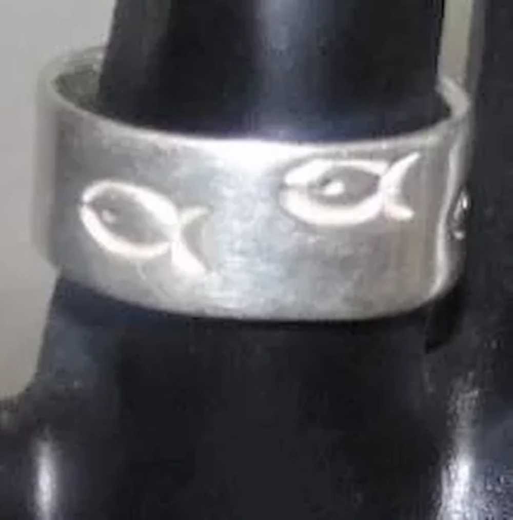 Classic Sterling Fish Engraved Ring - Size 5.75 - image 3