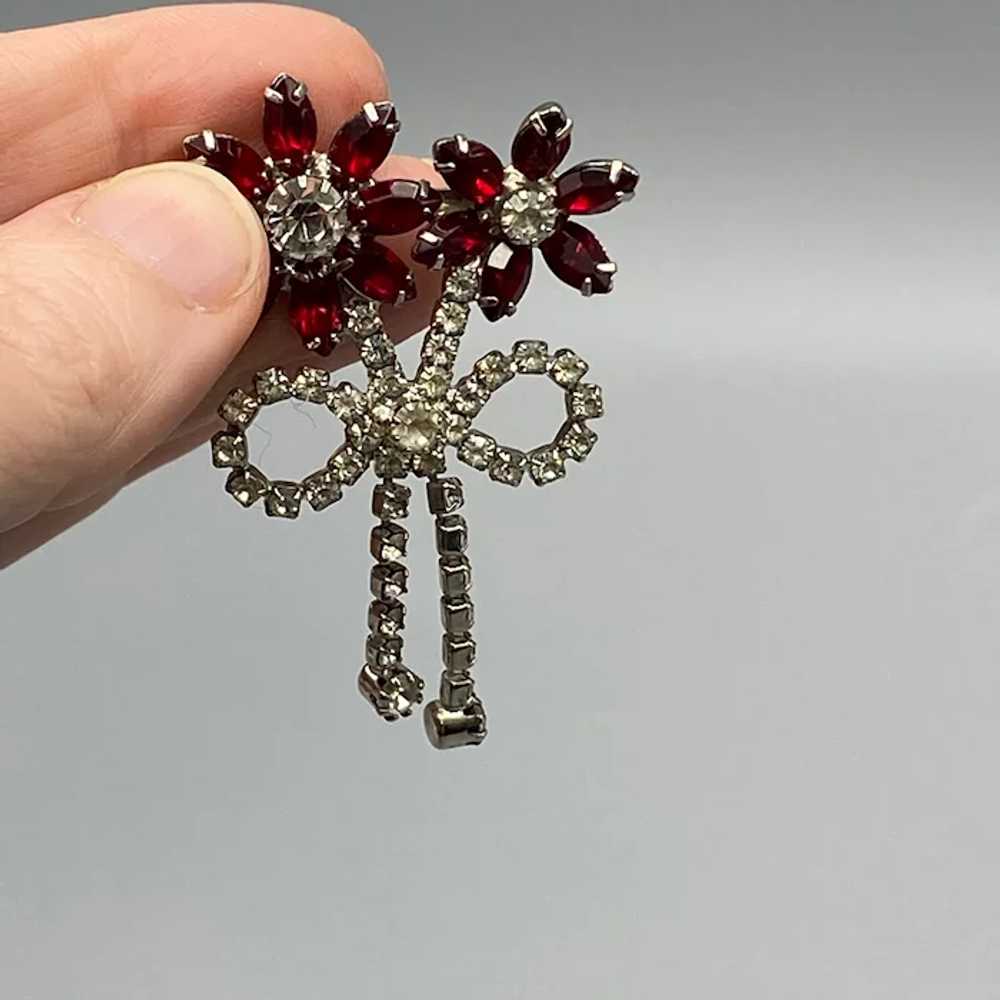 Vintage Rhinestone Flower Brooch with Dangling St… - image 3