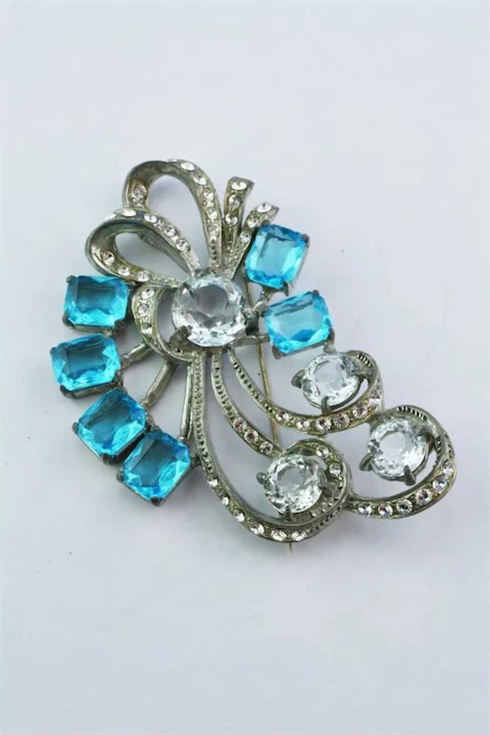 1930's Large rhinestone brooch - image 3