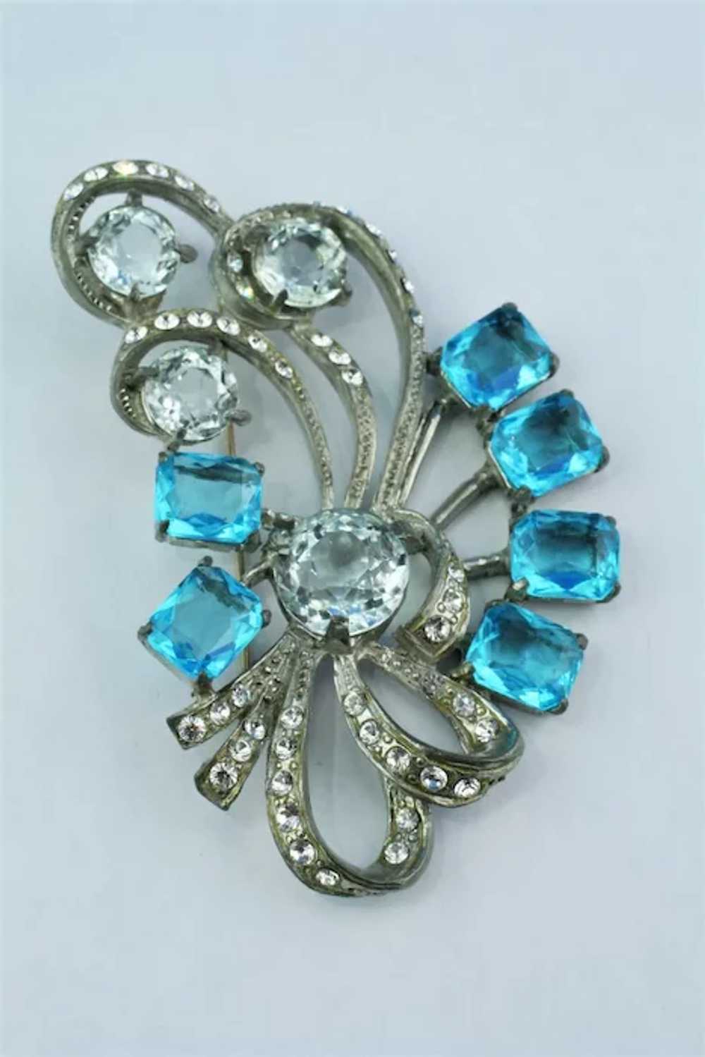 1930's Large rhinestone brooch - image 4