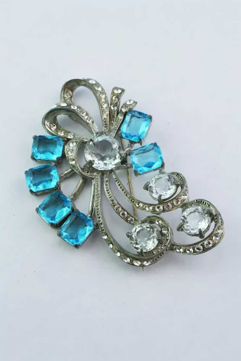 1930's Large rhinestone brooch - image 5