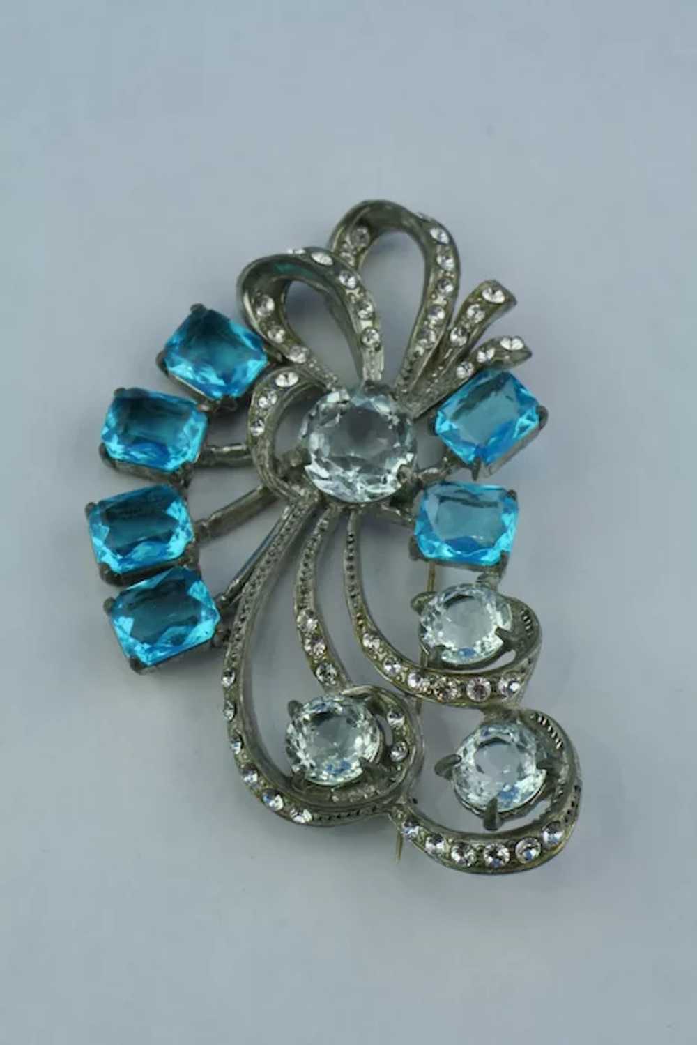 1930's Large rhinestone brooch - image 6