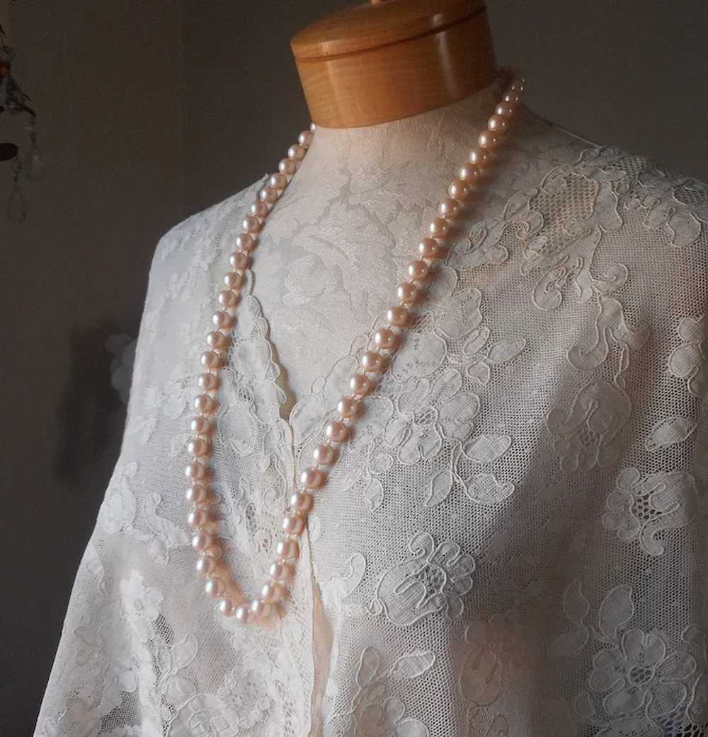 10 mm Faux Pearls Necklace Vintage 30 Inch Silver… - image 4