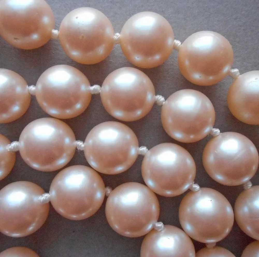 10 mm Faux Pearls Necklace Vintage 30 Inch Silver… - image 8