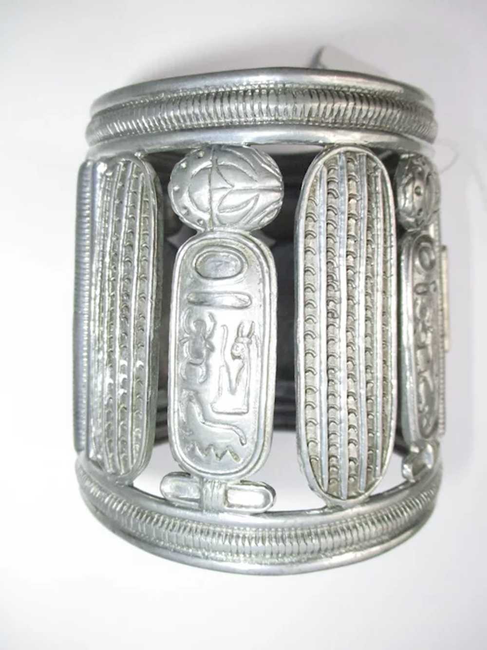 1940s Egyptian Revival Hinged Cuff - image 4