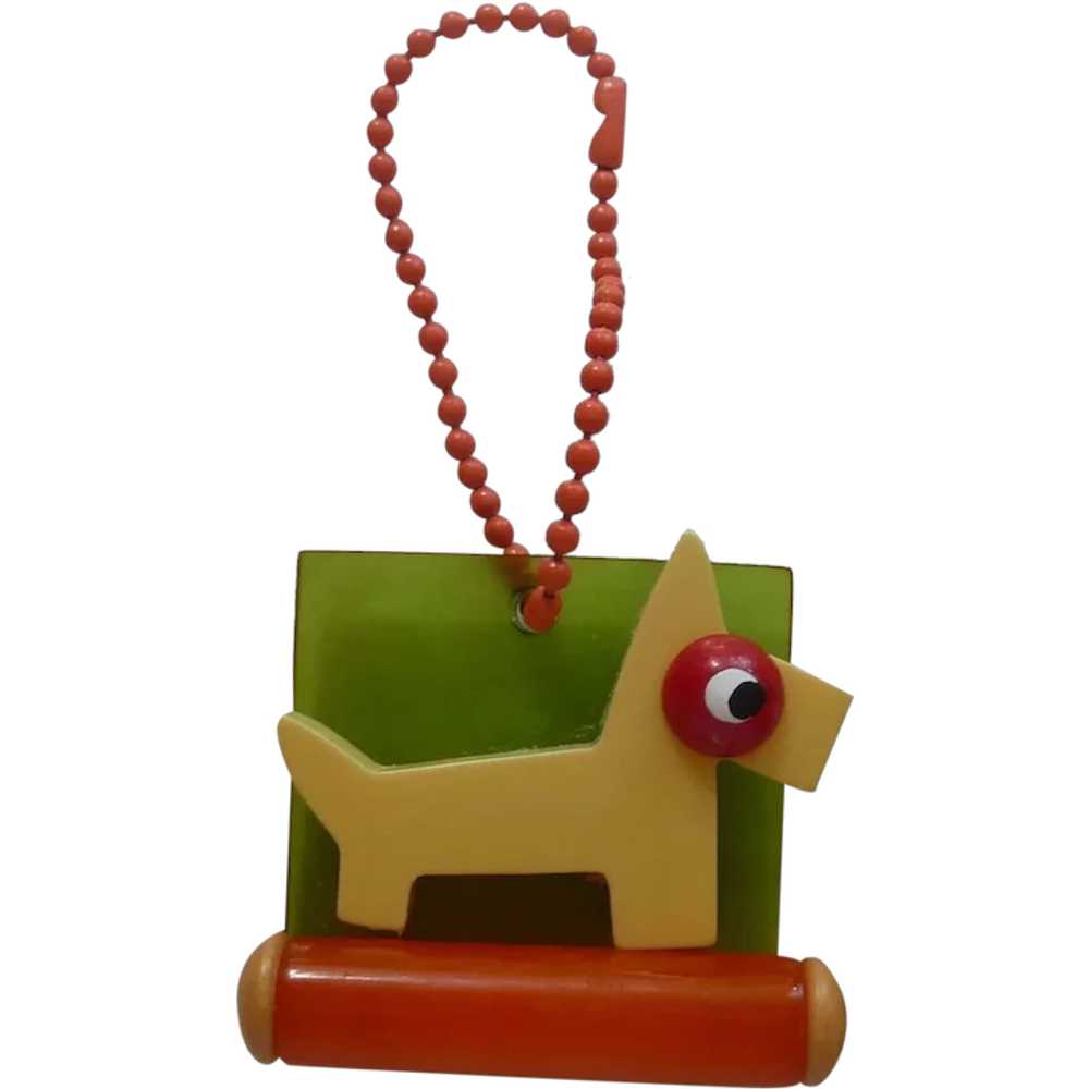 Adorable Bakelite YELLOW SCOTTY Dog Charm Key Cha… - image 1