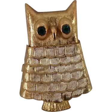 Avon Somewhere solid perfume Owl pin with green r… - image 1