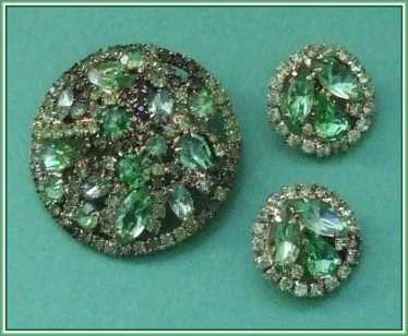 "Book Piece" Weiss Shades of Green Rhinestone Dem… - image 1