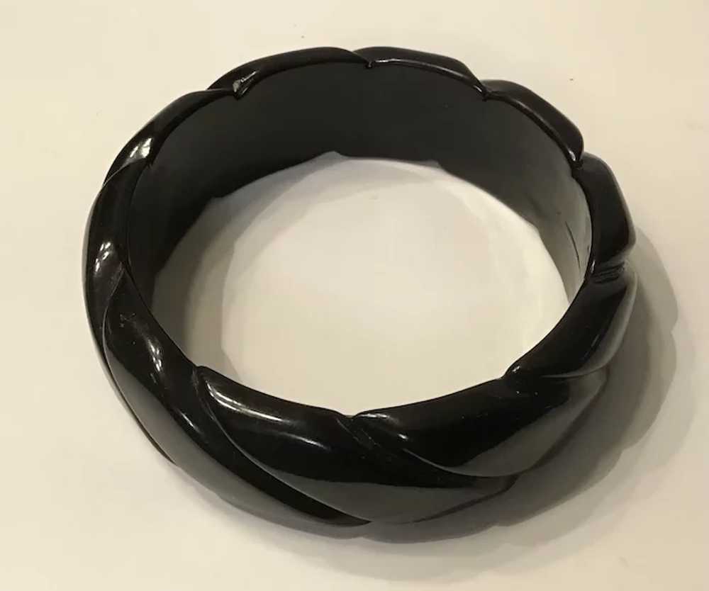 Black Bakelite Deeply Incised Bangle Bracelet - image 6