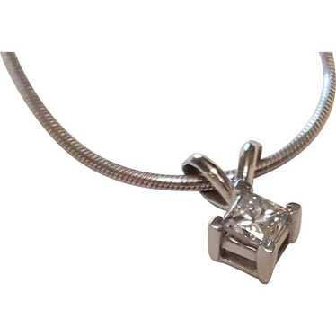 Princess cut. 20 CT Diamond Solitaire Pendant with