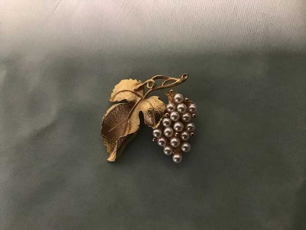 Gold Tone and Faux Pearl Grape Cluster Brooch - image 5
