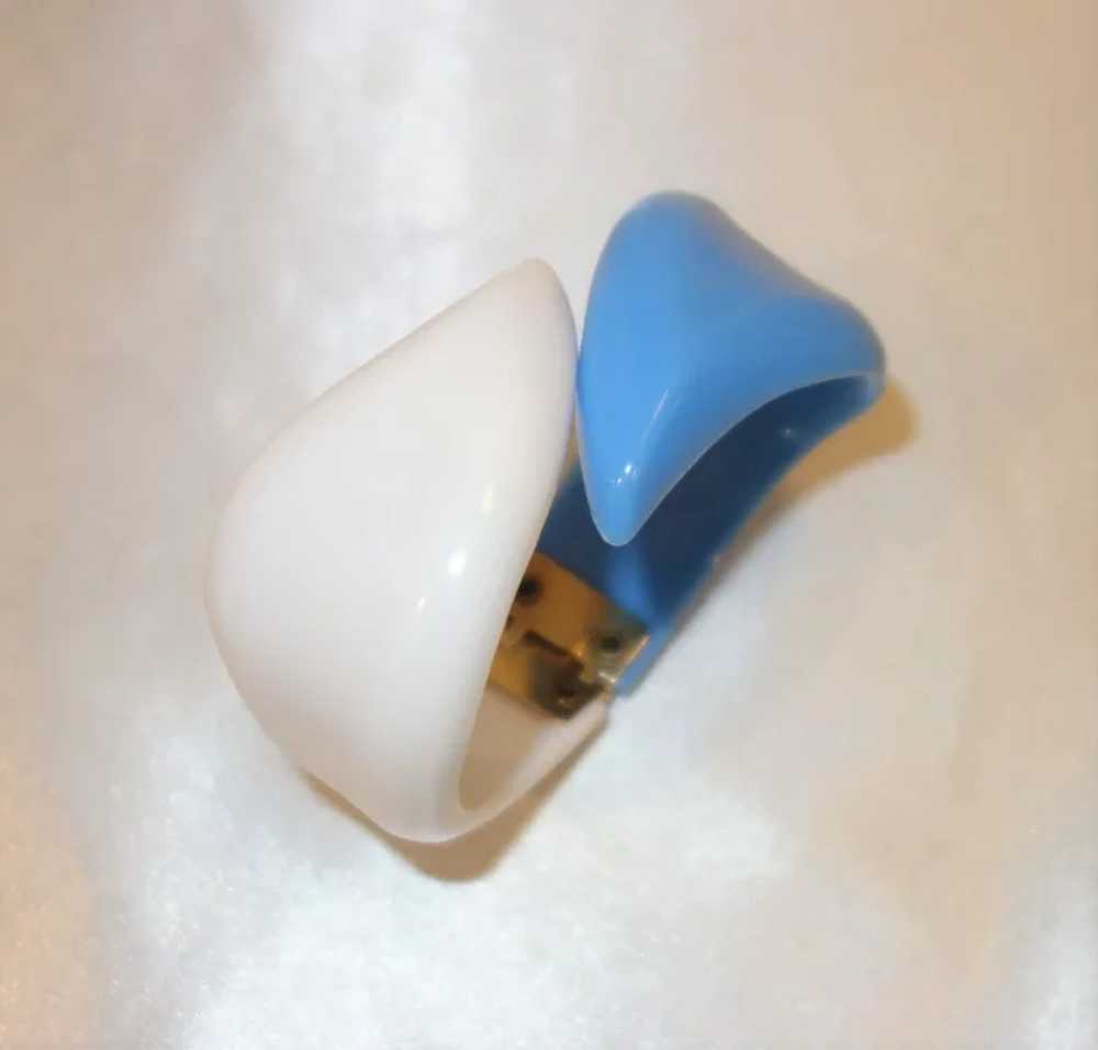Vintage Baby Blue and White Lucite Hinged Bracelet - image 3