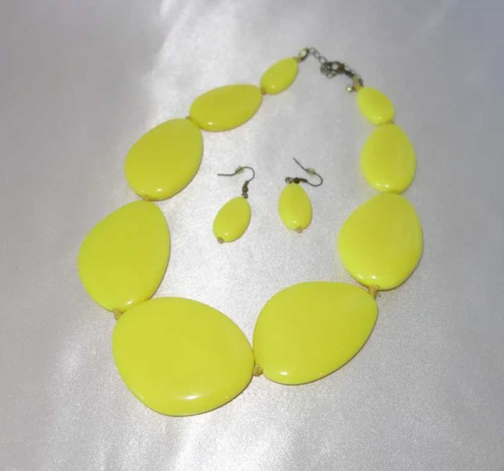 Lemon Yellow Lucite Necklace and Earring Set - image 3