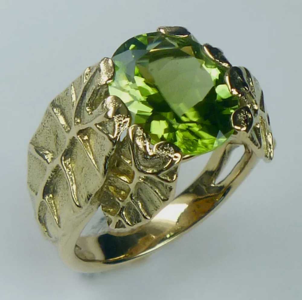 Jungle leaf ring, 18k gold and peridot - Gem