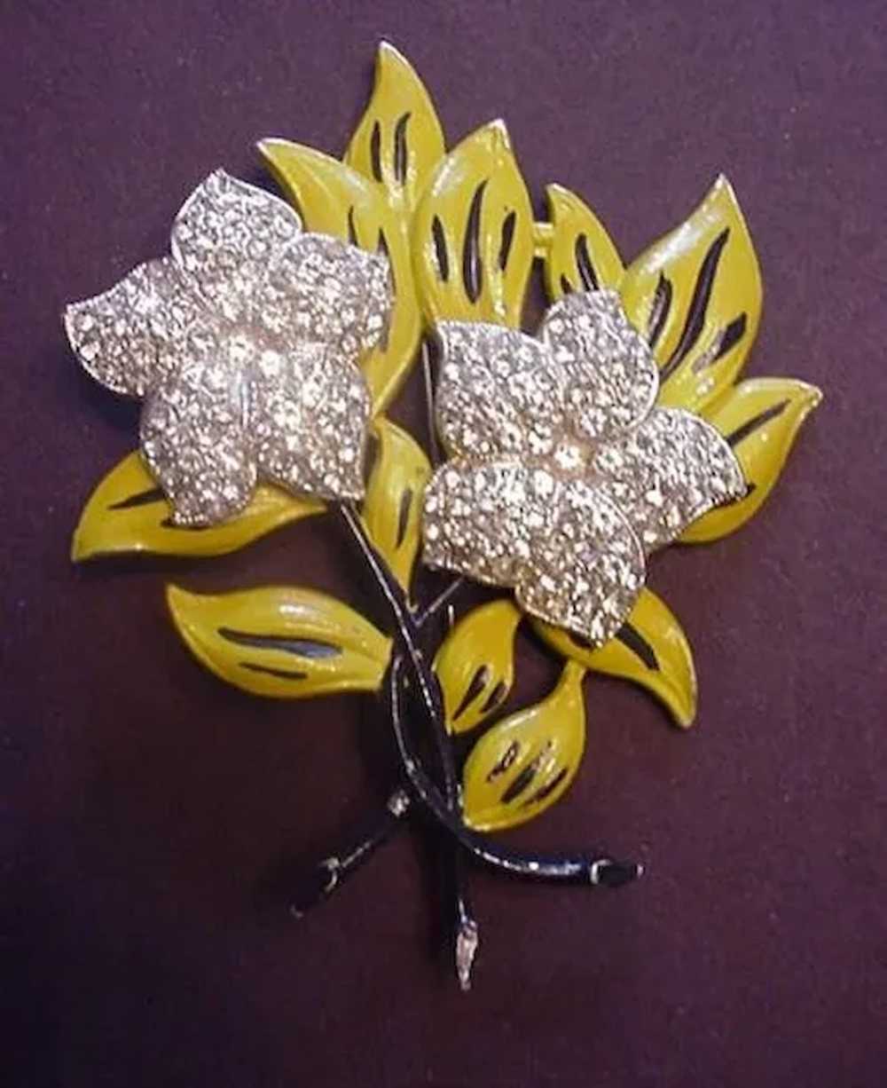 Rhinestone Flower Pin in Pot Metal with Enamel - image 1