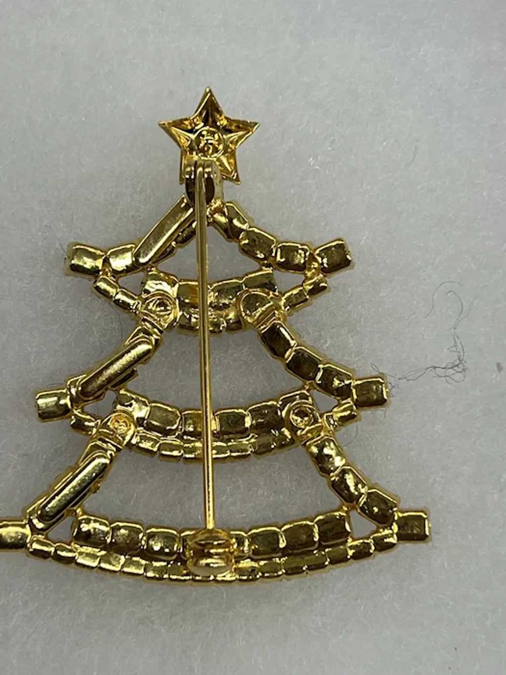 Vintage Beautiful Rhinestone Christmas Tree Pin - image 2