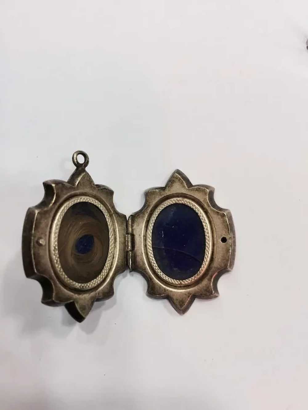 Stunning Pair Of Victorian Silver Lockets - Frate… - image 5