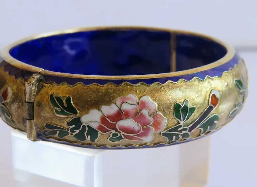 Antique Enamel flower bangle bracelet, ca. 1900 - image 2