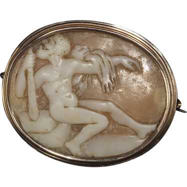 Antique Shell Cameo Brooch in Gold Bezel Depicting