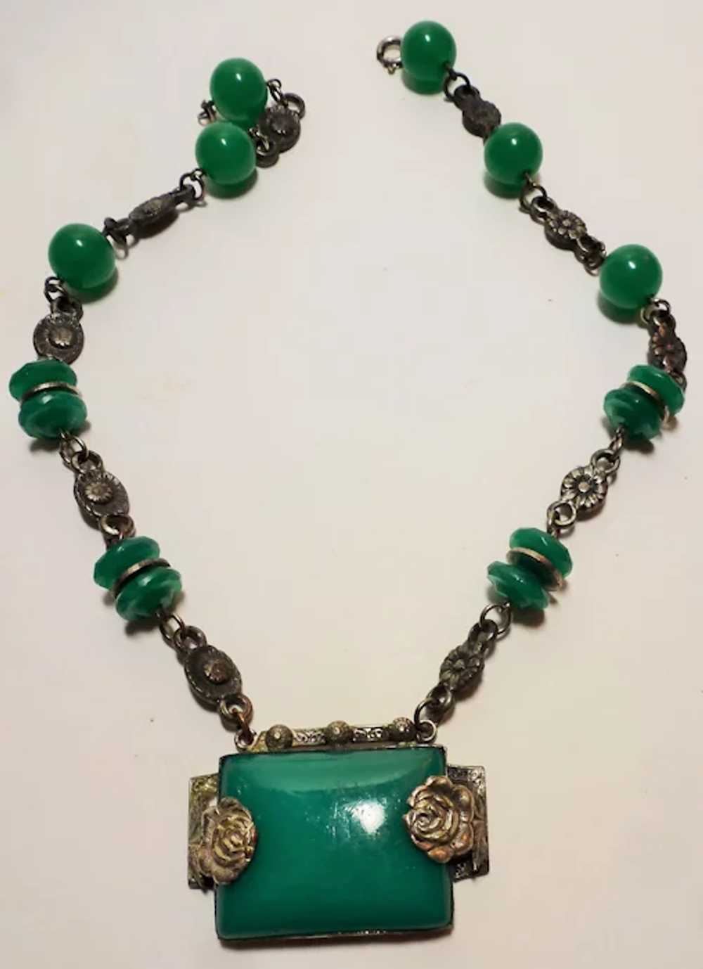 ART DECO Green Glass and Silver Flowers 16" Neckl… - image 8