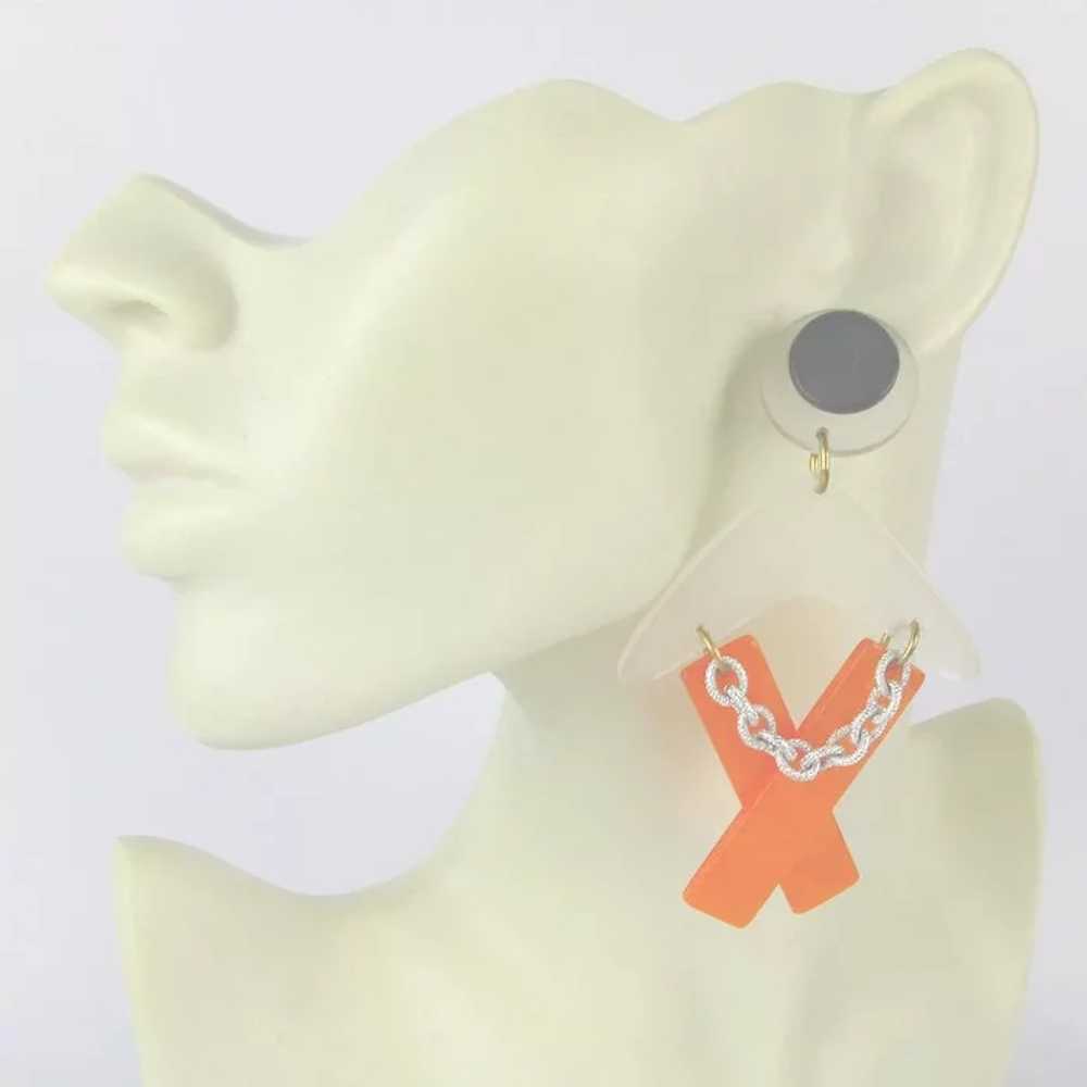 Ridiculously Great 1980s Mod Lucite Earrings - image 2