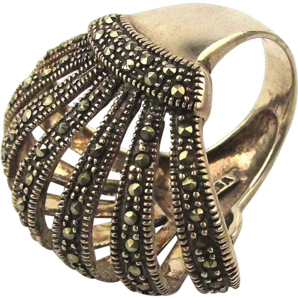 Gorgeous Sterling Silver Marcasite Ring - It Fans… - image 1