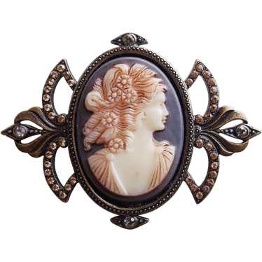 Gorgeous SWEET ROMANCE Signed Cameo Design Brooch… - image 1